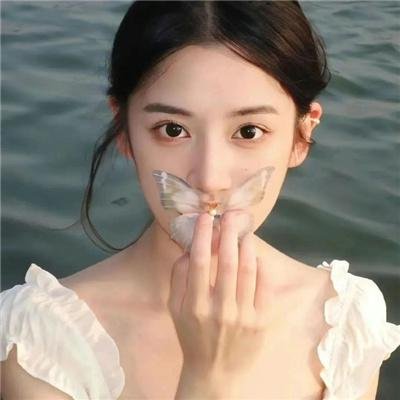 边城春梦海报